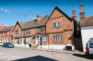 Elizabethan Court, High Street, Charing TN27 0LS