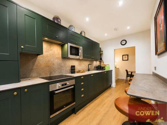 2 bed Apartment for sale Image 7