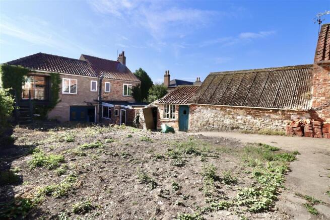 4 bed Detached for sale Image 12