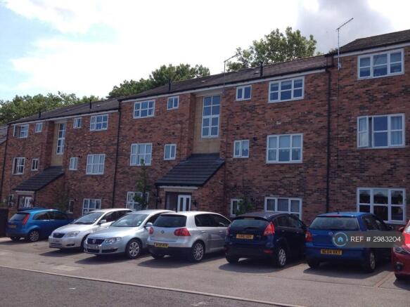 Stunning Top Floor Flat Front