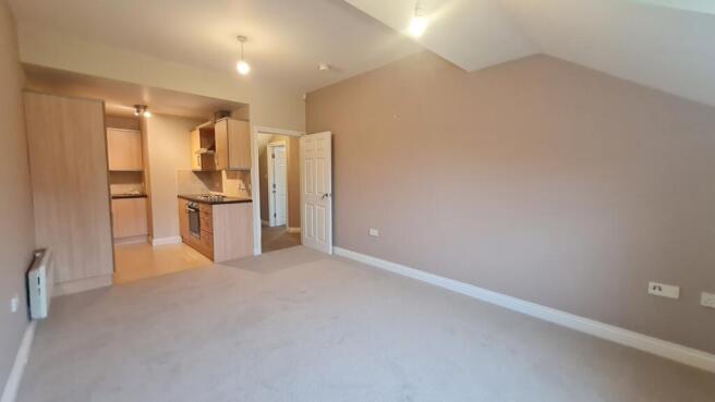 2 bed Flat to rent Image 4