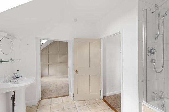 2 bed Flat for sale Image 12
