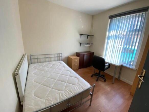 32 treherbert bedroo