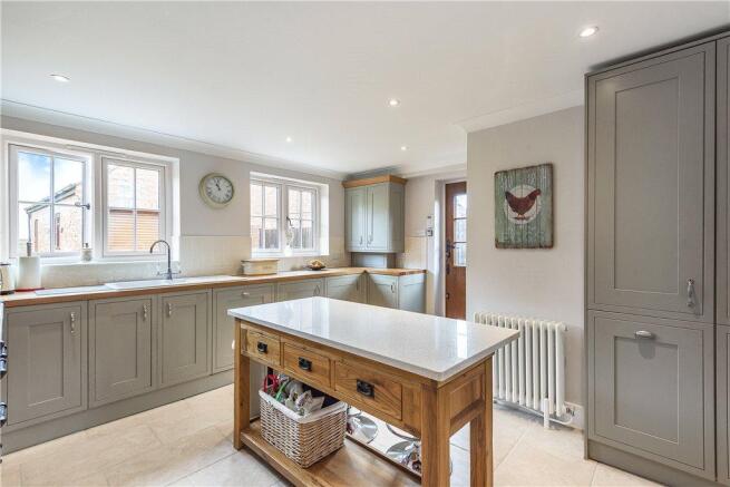 Kitchen/Breakfast Rm