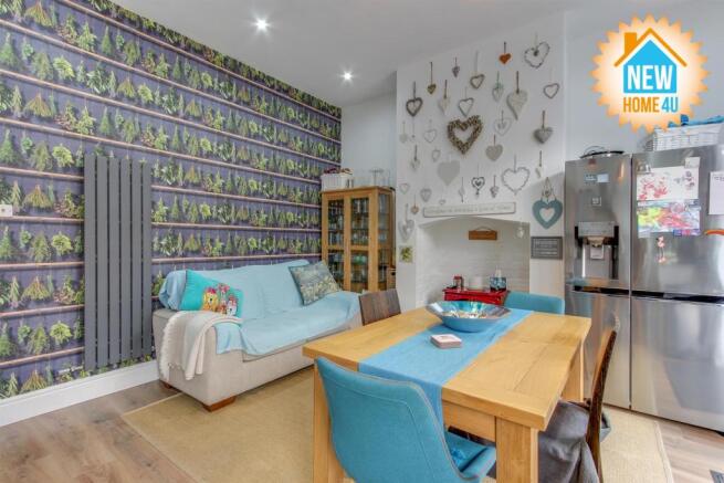 KITCHEN / DINING ROOM