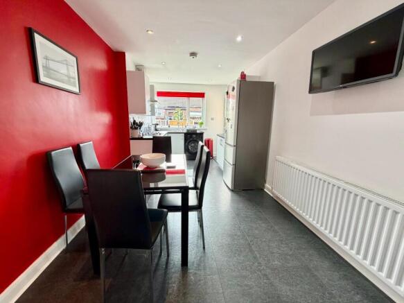2 bed Semi-Detached Bungalow for sale Image 11