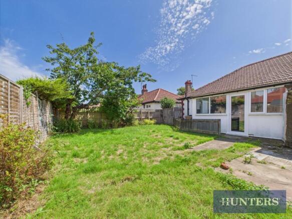 2 bed Semi-Detached Bungalow for sale Image 9