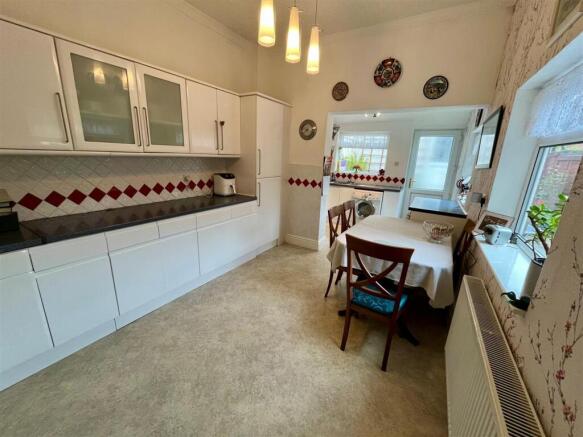 Dining Area.jpg