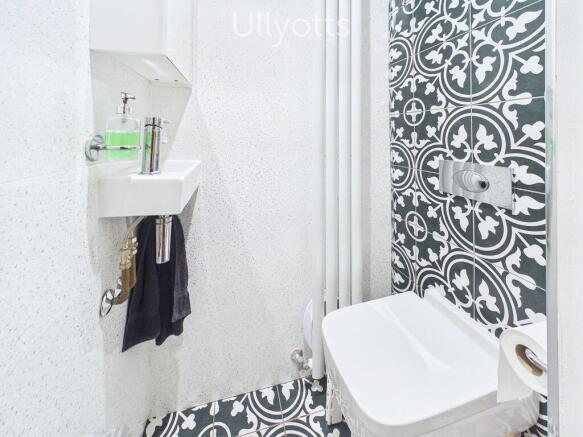 3 bed Semi-Detached to rent Image 8