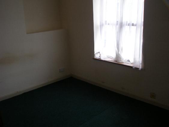 FRONT BEDROOM