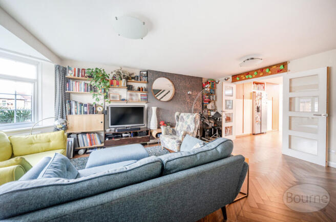 7cf93201-fa89-4ea...