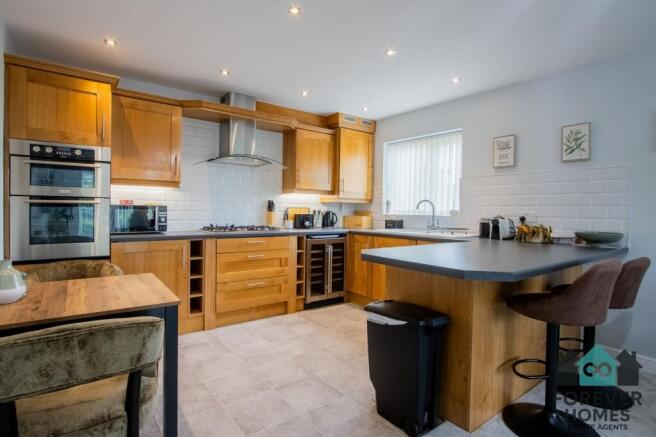 2 bed Flat for sale Image 6