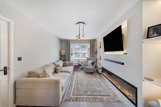 11 ELLINGTON WAY-29.jpg
