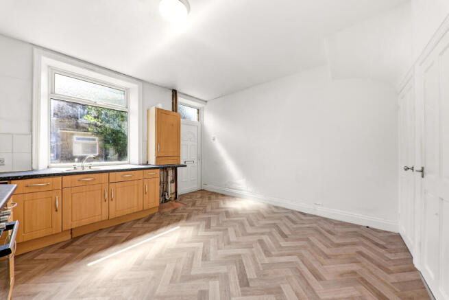 2 bed Terraced for sale Image 7