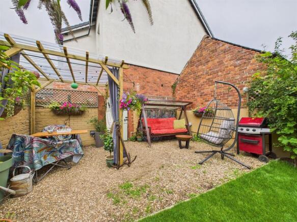 5 bed Terraced for sale Image 12