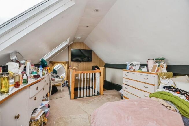 4 bed Semi-Detached for sale Image 12