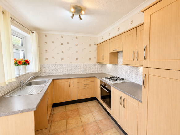 4 bed Terraced for sale Image 5