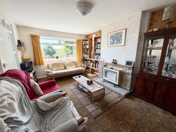 3 bed Semi-Detached for sale Image 3
