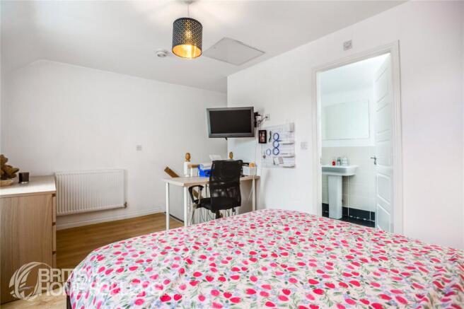3 bed Semi-Detached for sale Image 9