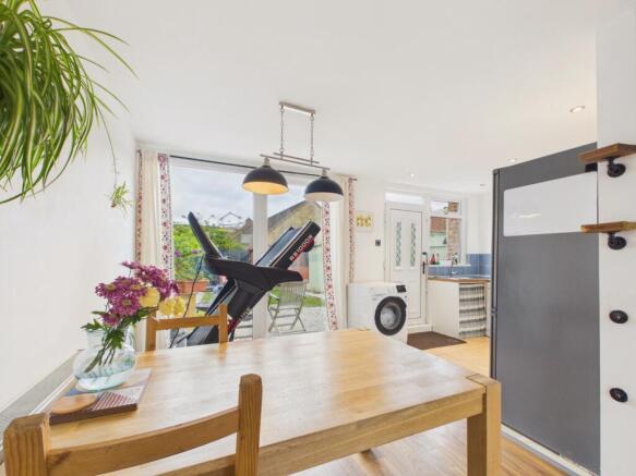 3 bed Semi-Detached for sale Image 6