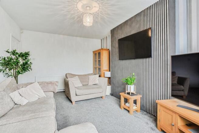 3 bed Semi-Detached Bungalow for sale Image 4