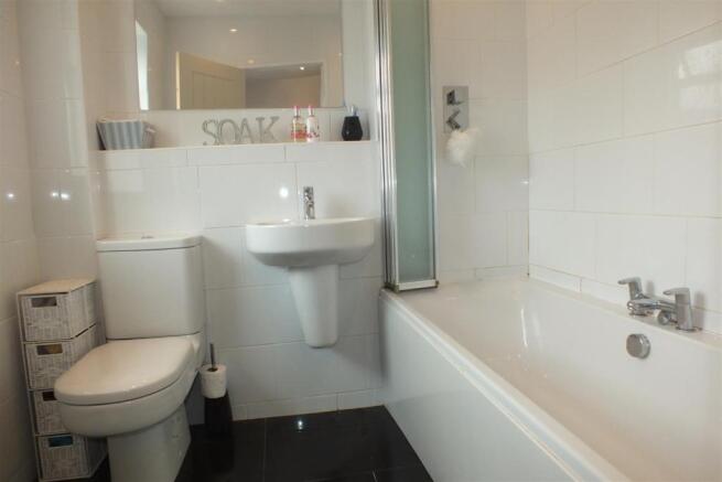 Bathroom.JPG