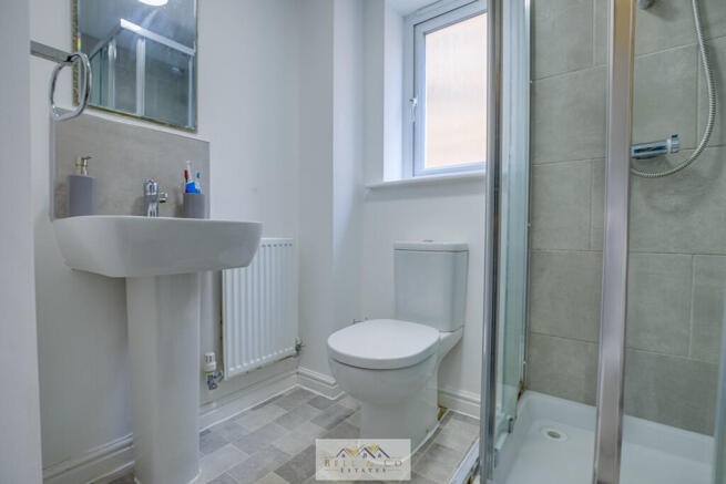 4 bed Detached for sale Image 12
