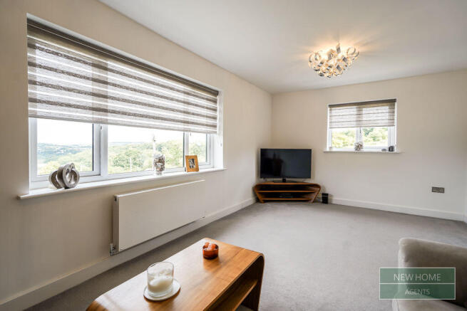 4 bed Detached for sale Image 11