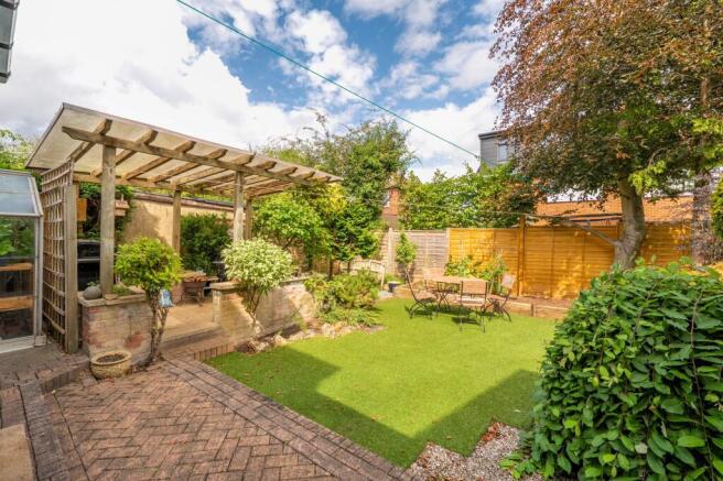 4 bed Semi-Detached for sale Image 4