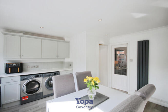 9e290932-Kitchen 204.JPG