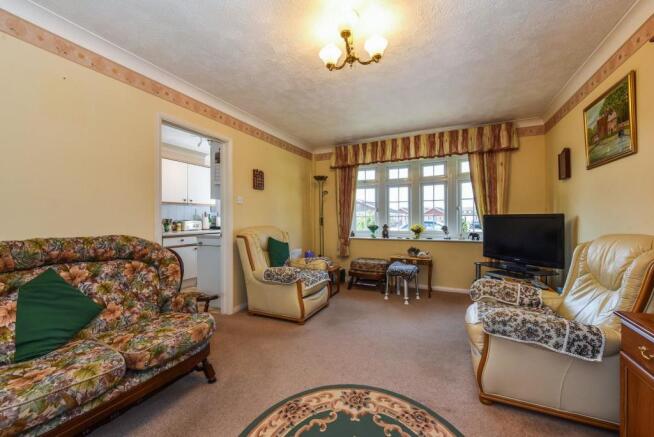 SITTING/DINING ROOM