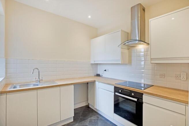 2 bed Flat for sale Image 5