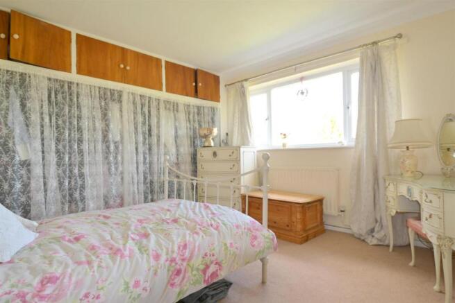 bedroom 2.JPG