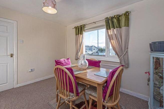 DINING ROOM/G....