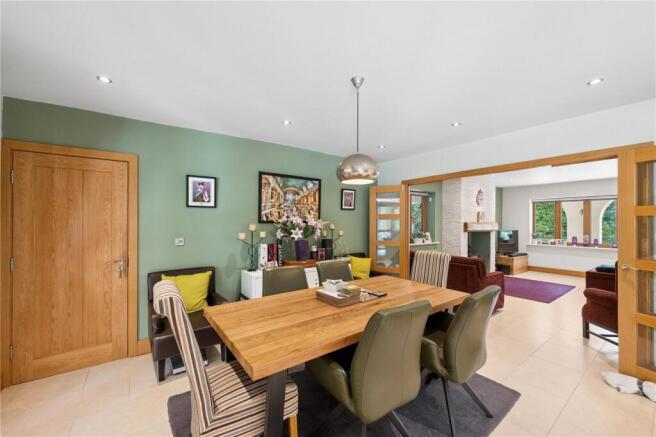 6 bed Detached for sale Image 10