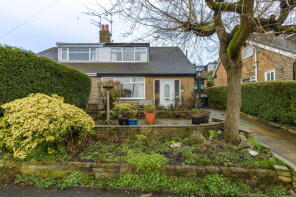 58, Carr House Road, Springhead OL4 4NW