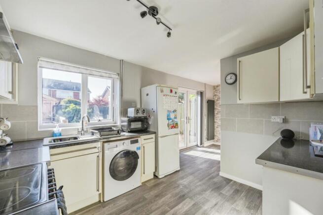 Kitchen: