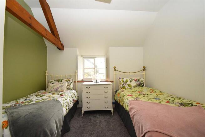 4 bed Detached for sale Image 10