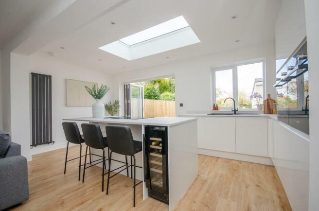 KITCHEN-FAMILY ROOM PIC 3.jpg