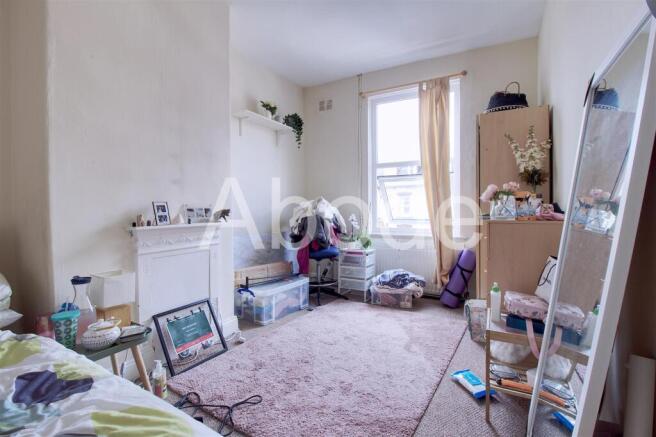 3 bed House to rent Image 4