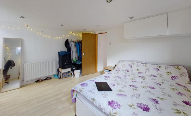 4 bed Terraced to rent Image 8