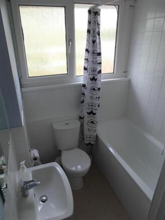 Bathroom.JPG