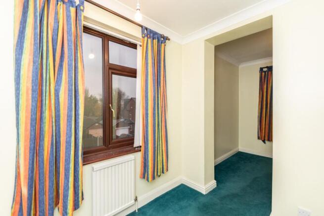 4 bed Detached for sale Image 11