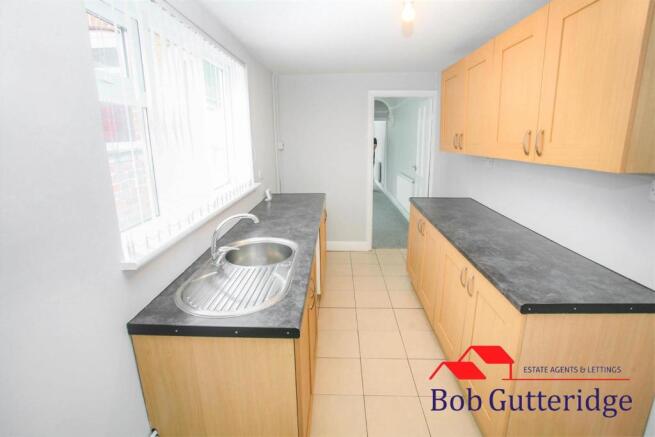 FITTED KITCHEN