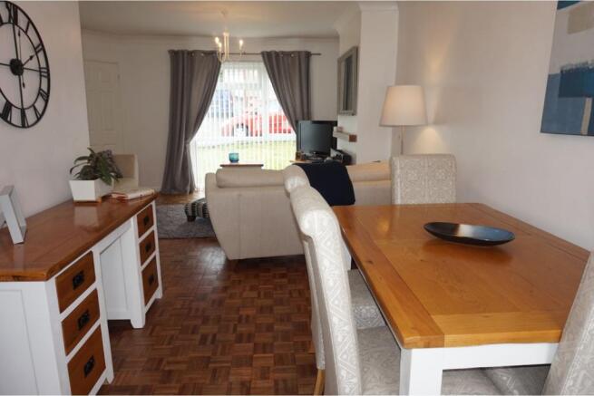 Lounge/Dining Room