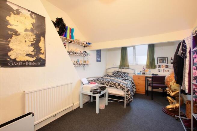 Flat 3, 120 harcourt Rd, bedroom 1.jpg