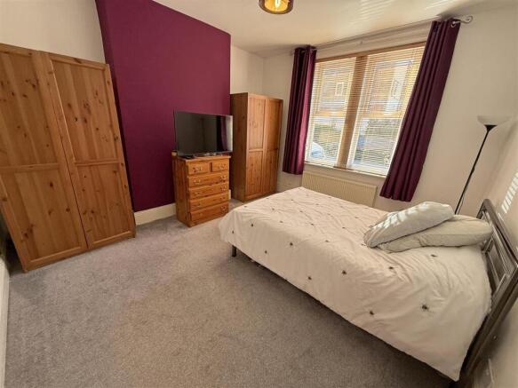 Bedroom 1.jpg