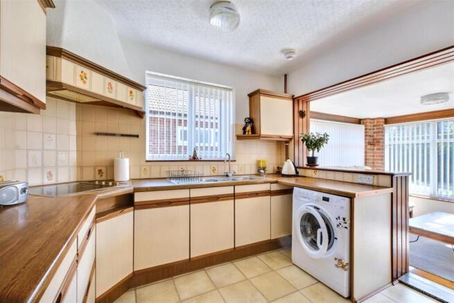 Kitchen_1.jpeg