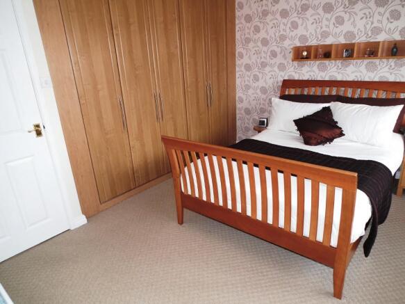 Bedroom 1 Pic 2