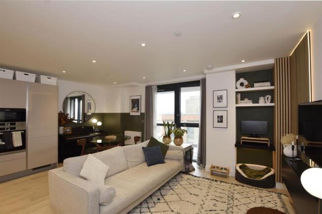 Lounge/dining area.jpg